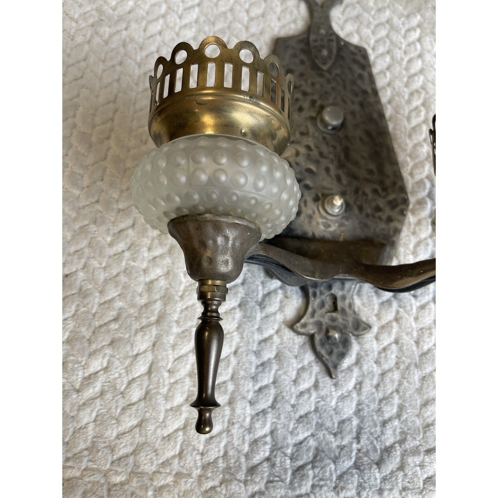 Vintage Arts & Crafts Gothic Brass wall Light SCONCE - Picture 5 of 9